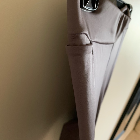 Fabletics High-Waisted UltraCool Spin Pant Legging - Picture 7 of 9